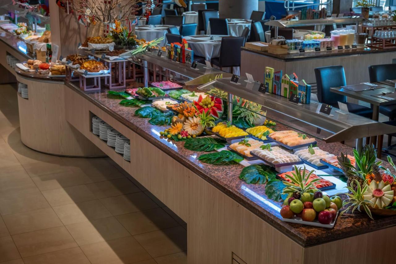 Serhs Natal Grand Hotel & Resort Esterno foto A buffet at a hotel