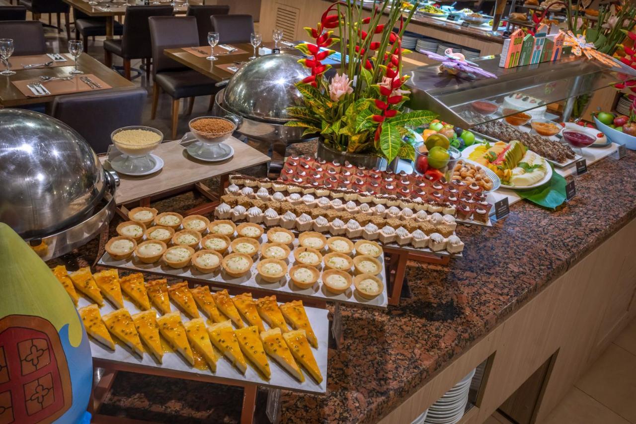 Serhs Natal Grand Hotel & Resort Esterno foto A buffet at a hotel