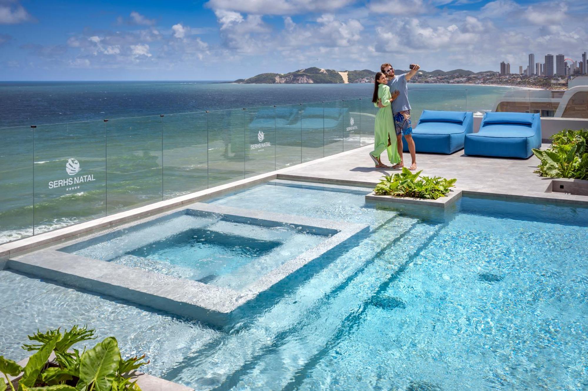 Serhs Natal Grand Hotel & Resort Esterno foto The rooftop pool at the Sheraton Nha Trang Hotel & Spa Resort